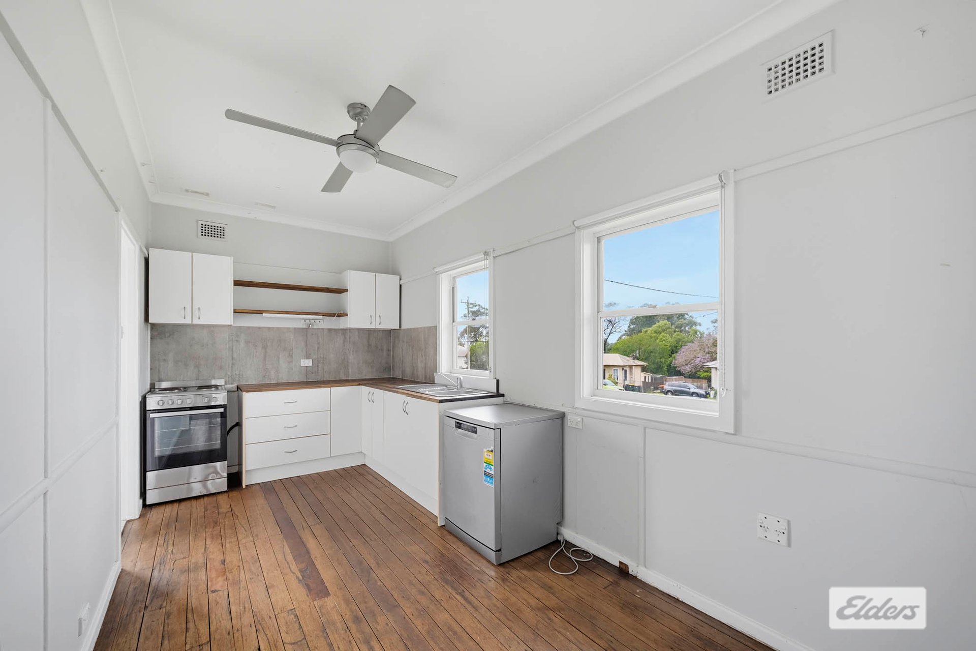 23 Robertson Street — photo 4 of 10