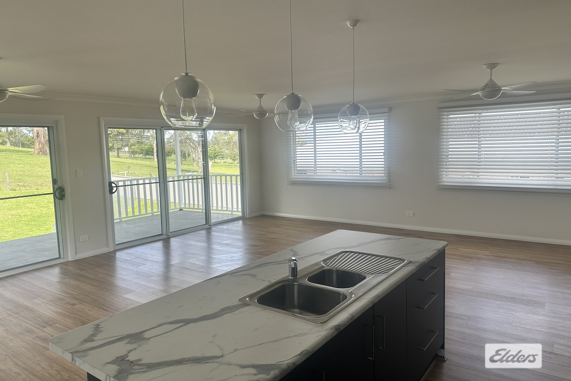 21 Bangalow Road — photo 3 of 10