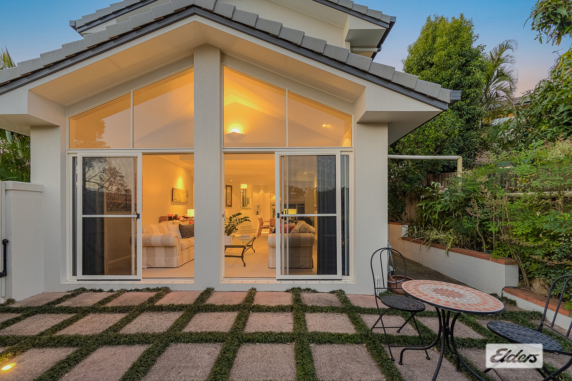 8 Ekland Court — photo 7 of 10