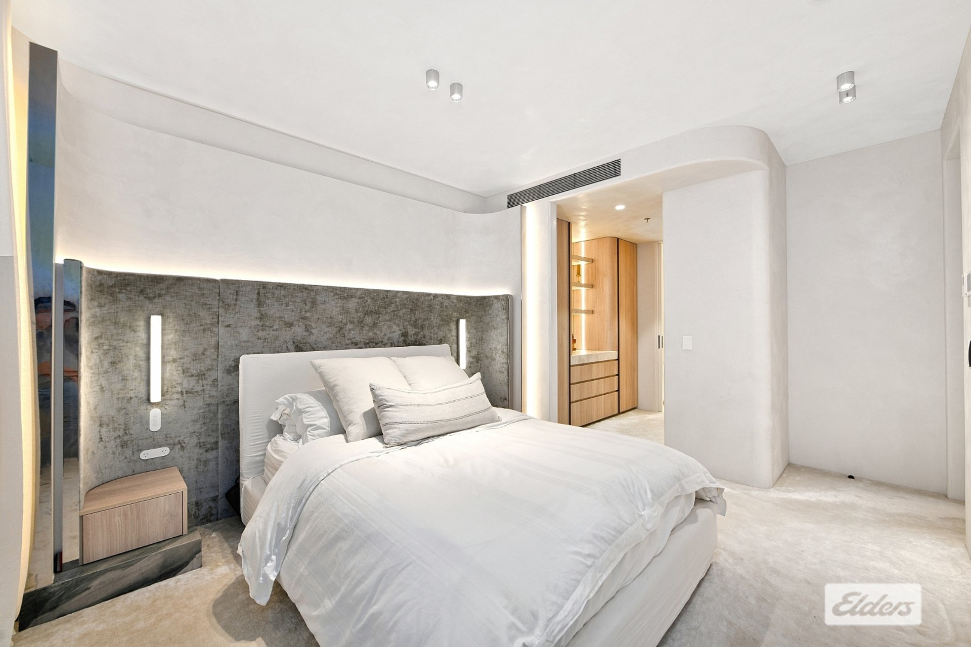 1/57A Fitzwilliam Road — photo 3 of 9