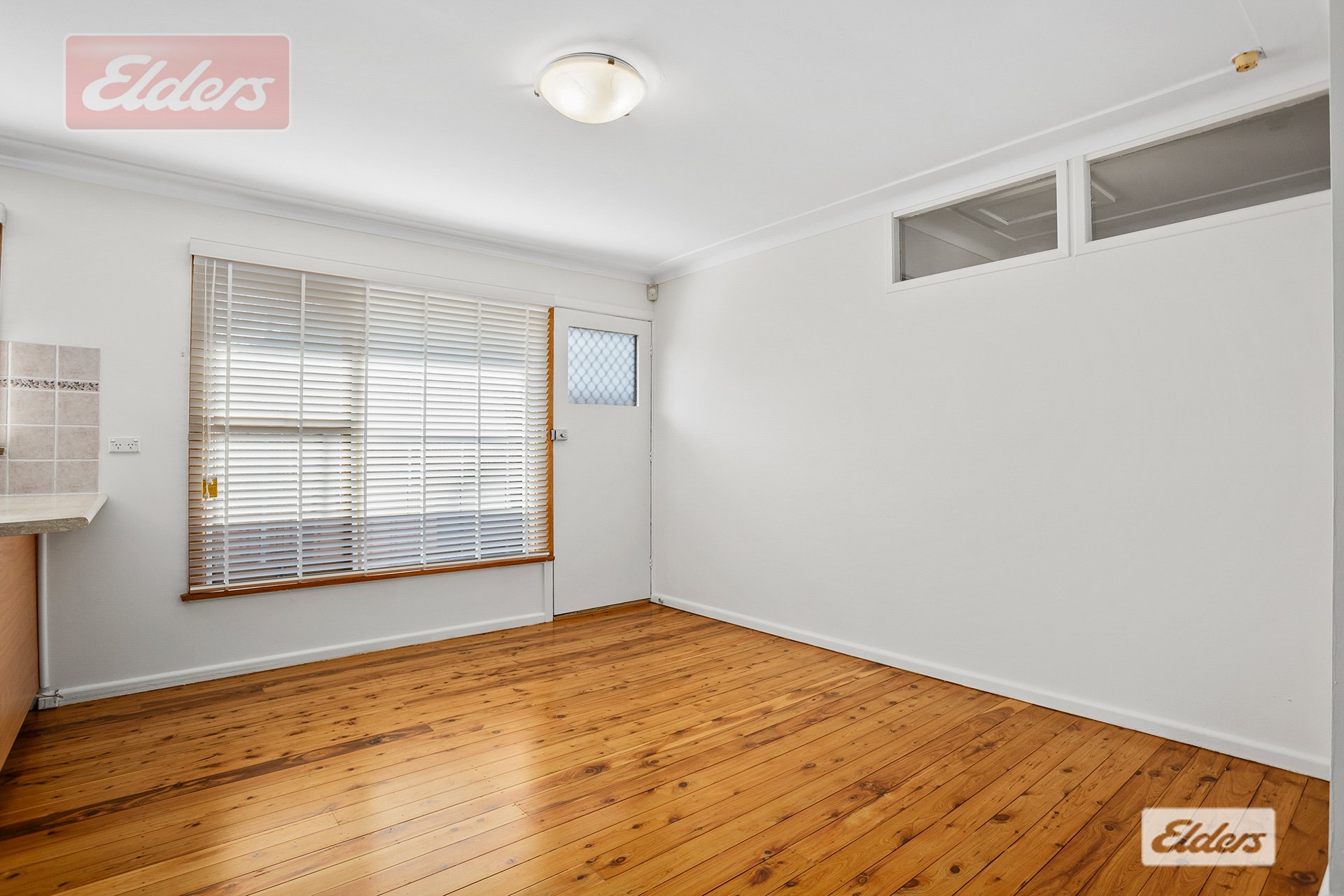 1 Leichhardt Crescent — photo 6 of 7