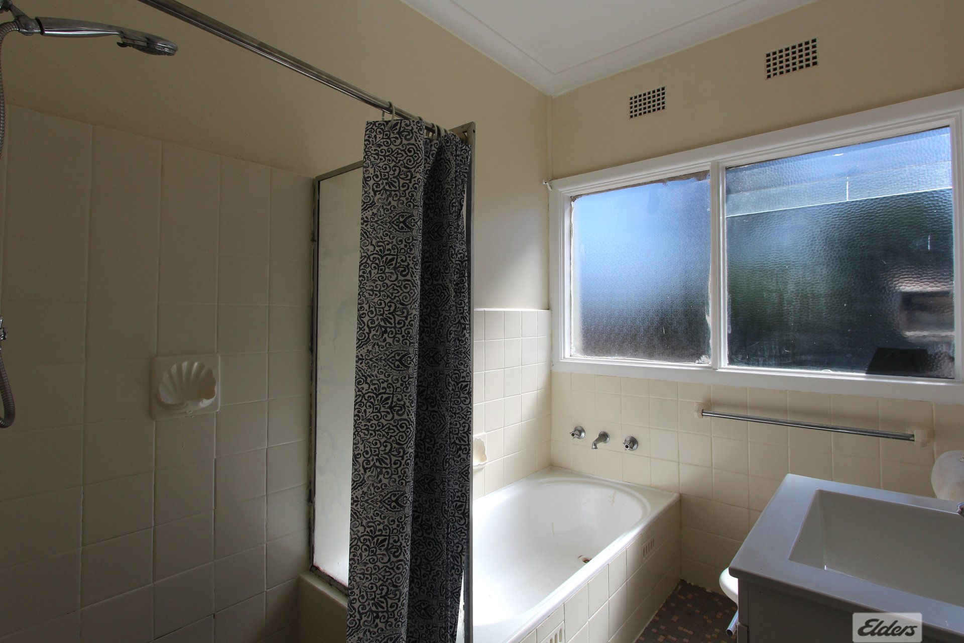 214 The Horsley Drive — photo 4 of 7