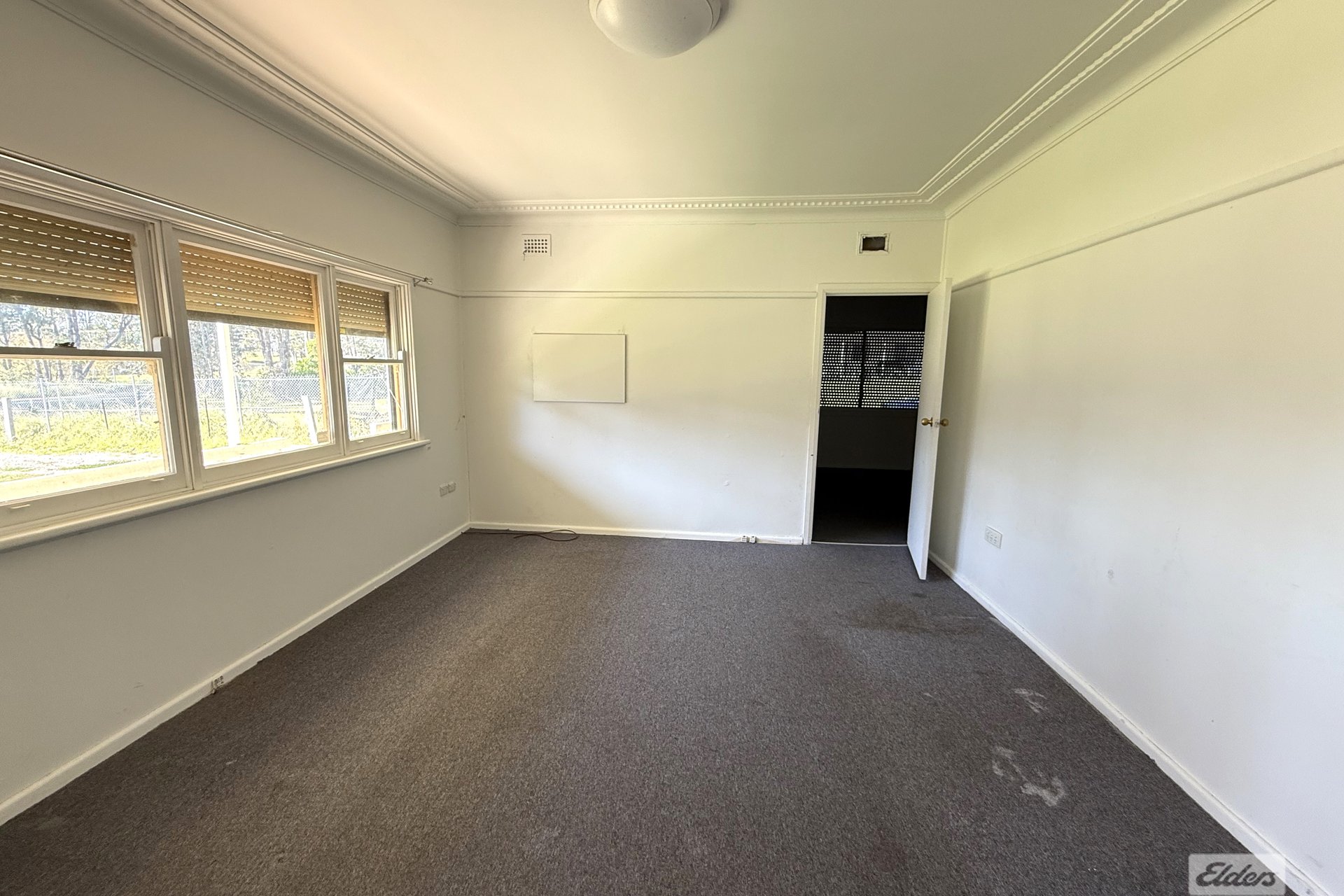 69 Ingleburn Road — photo 4 of 10