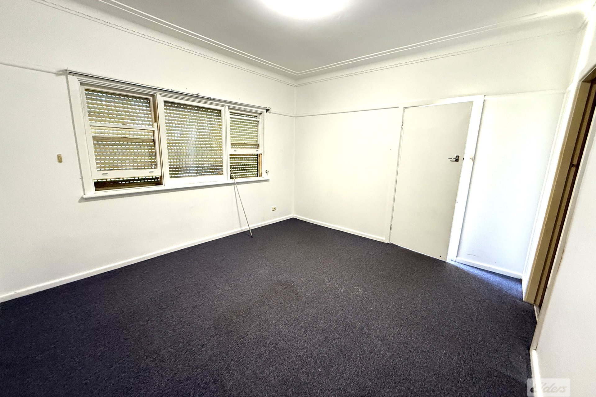 69 Ingleburn Road — photo 7 of 10