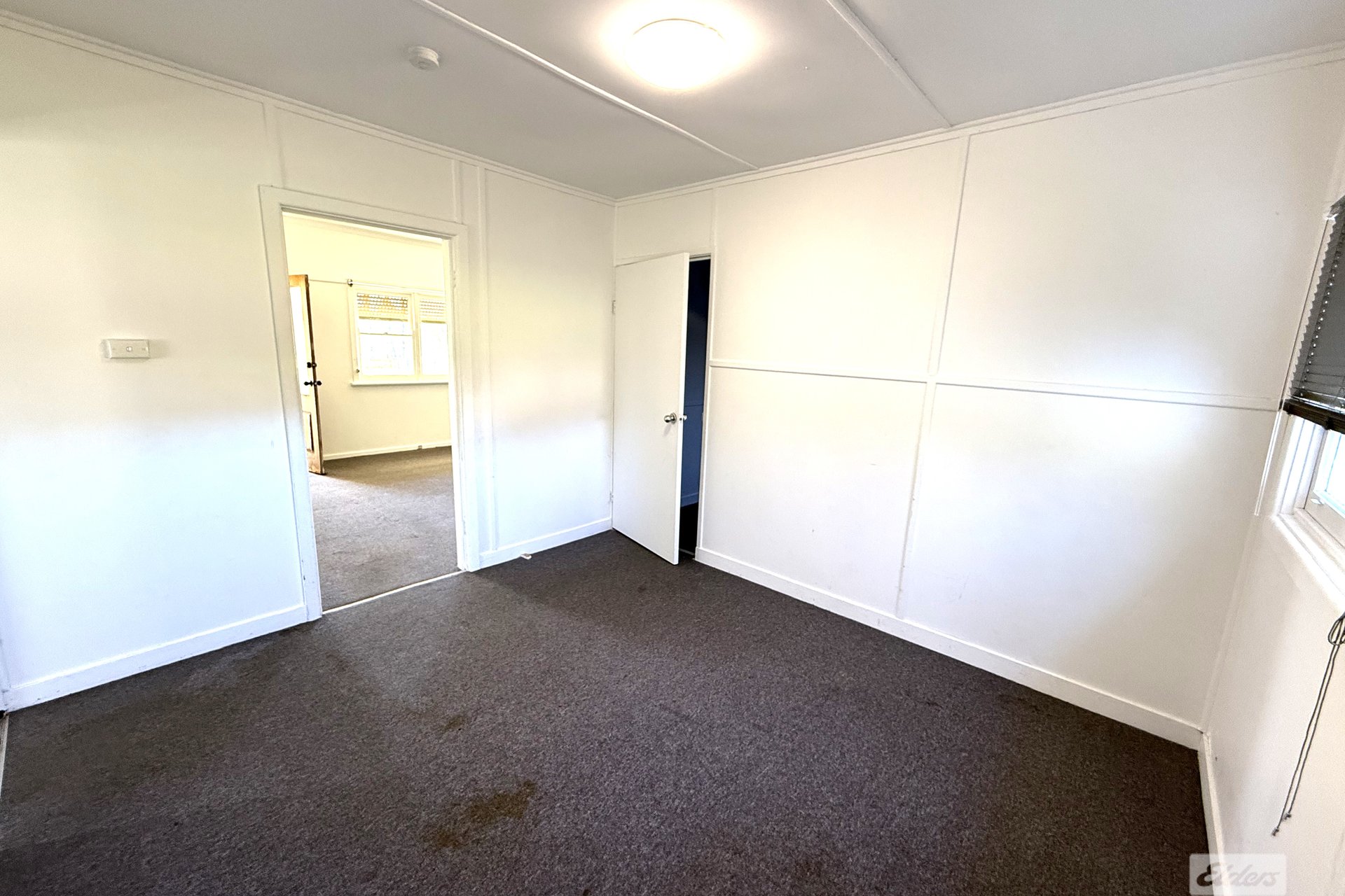 69 Ingleburn Road — photo 8 of 10