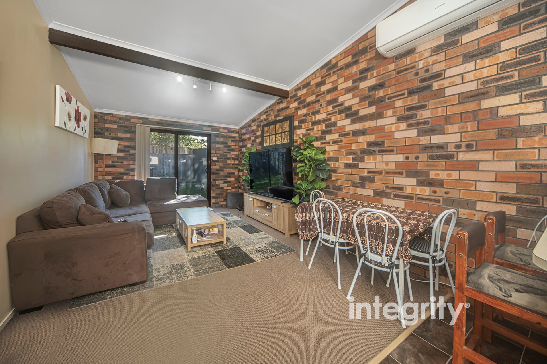 5/49 Brinawarr Street, Bomaderry For Sale by Integrity Real Estate