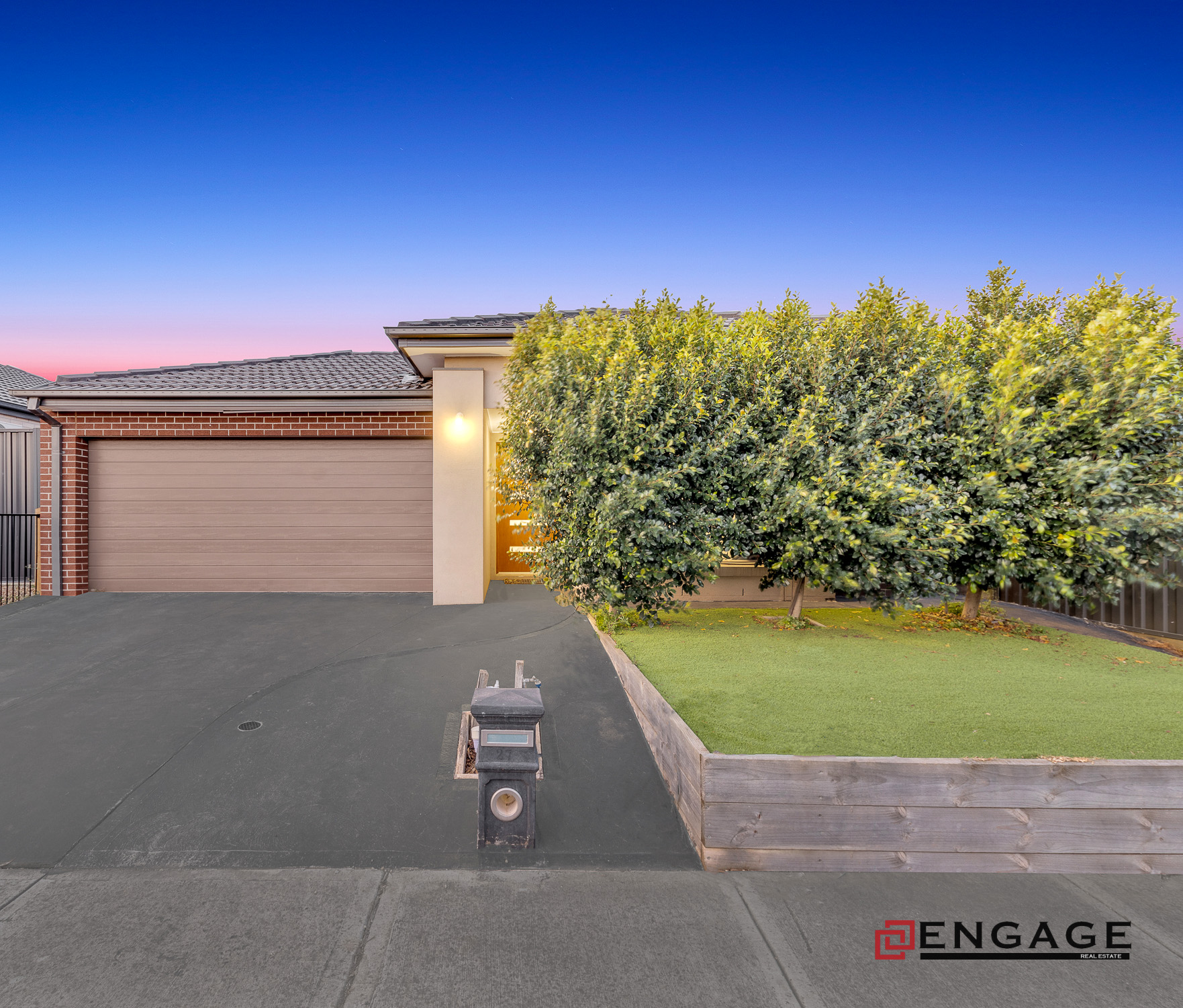 Exceptional 4-Bedroom Residence in Tarneit's Grove Estate