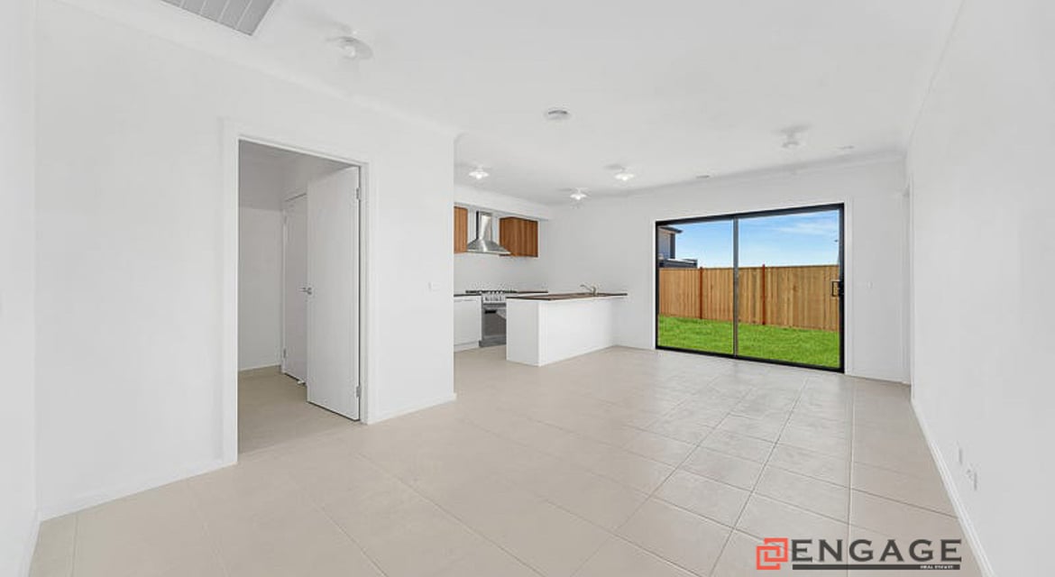 Near New Home in Tarneit – Ideal for First Home Buyers, Downsizers, or Investors