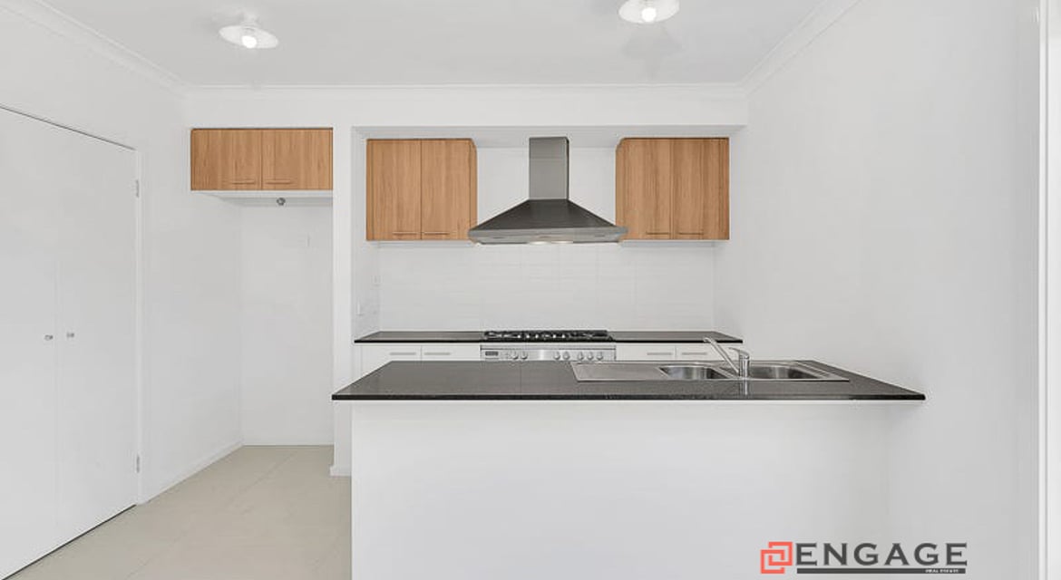 Near New Home in Tarneit – Ideal for First Home Buyers, Downsizers, or Investors