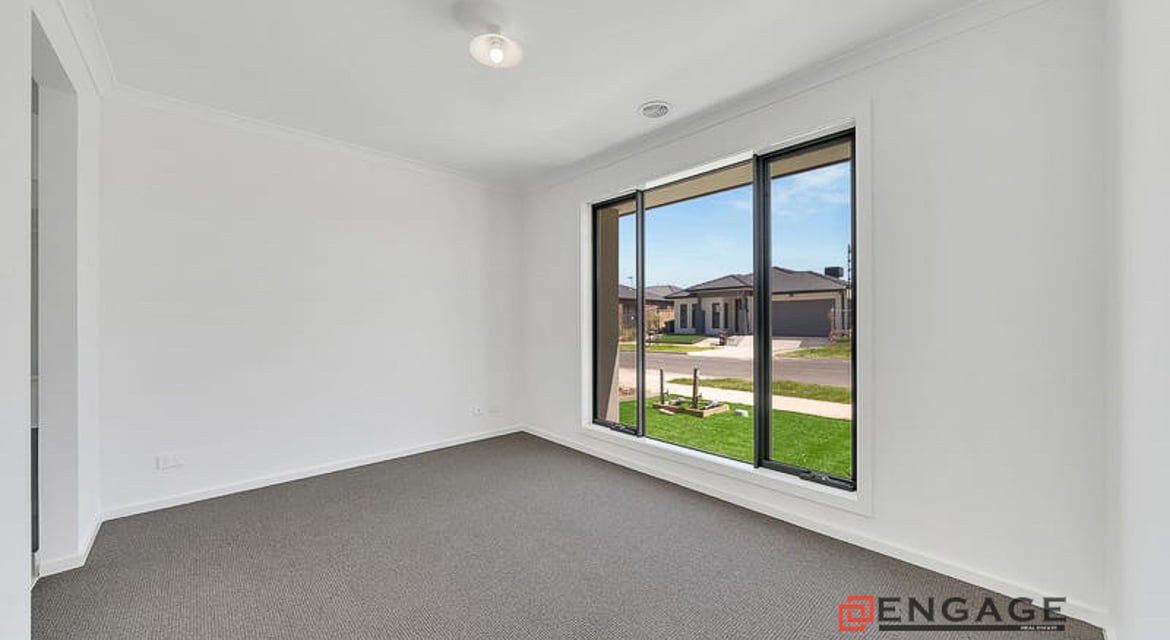 Near New Home in Tarneit – Ideal for First Home Buyers, Downsizers, or Investors