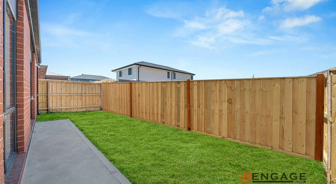 Near New Home in Tarneit – Ideal for First Home Buyers, Downsizers, or Investors