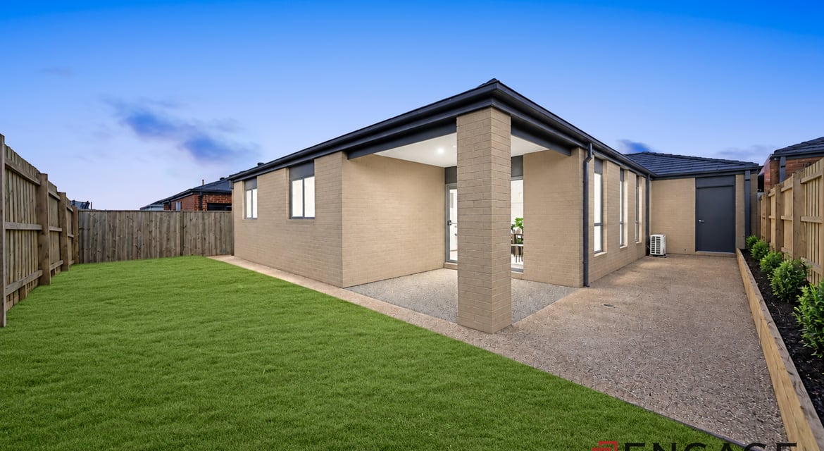BRAND NEW Spacious Family Entertainer in Sought-After Mambourin !!
