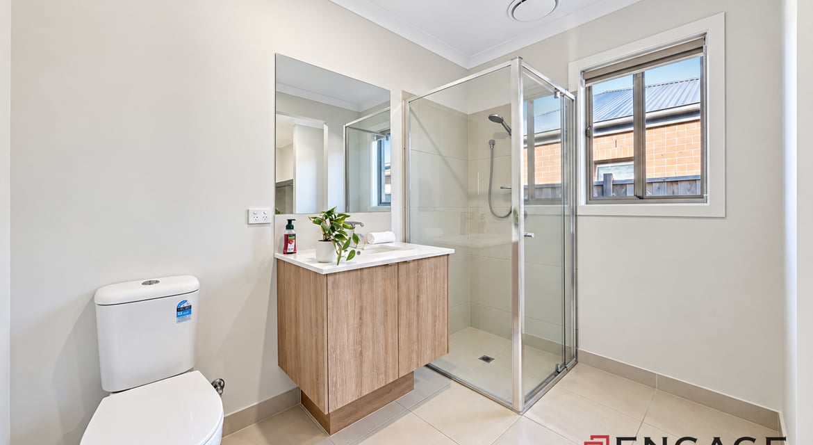 BRAND NEW Spacious Family Entertainer in Sought-After Mambourin !!