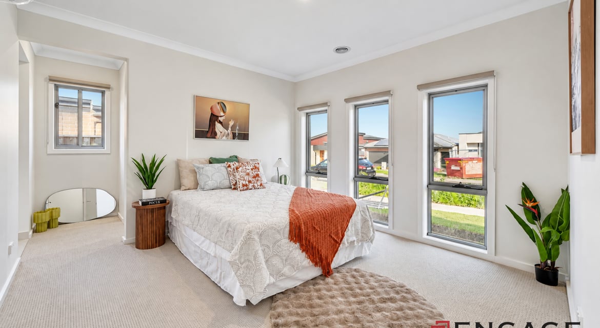 BRAND NEW Spacious Family Entertainer in Sought-After Mambourin !!