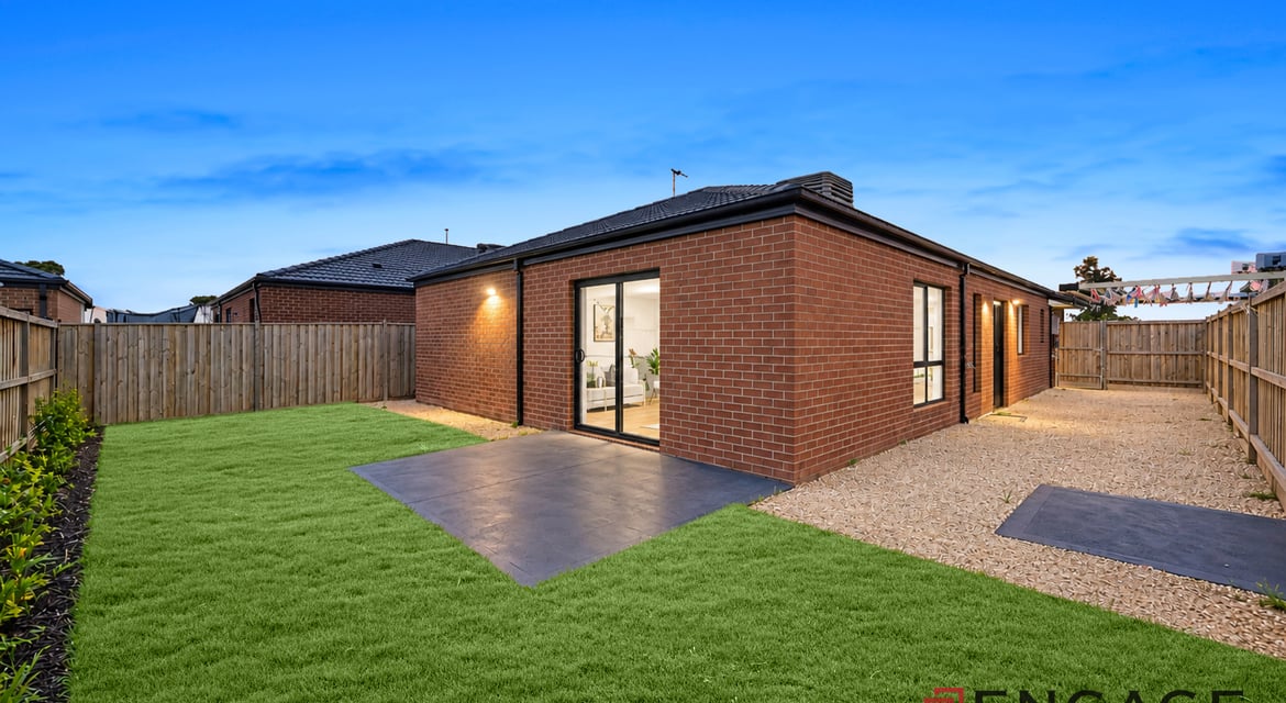 Modern Family Living in a Premium Mambourin Location