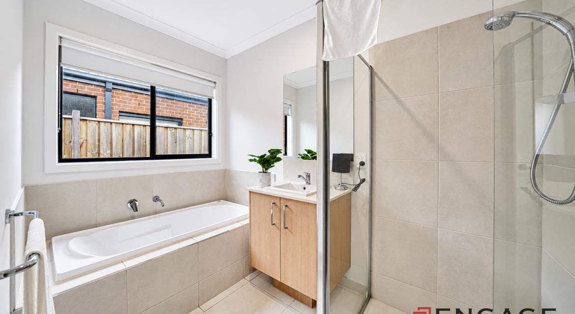 Modern Family Living in a Premium Mambourin Location