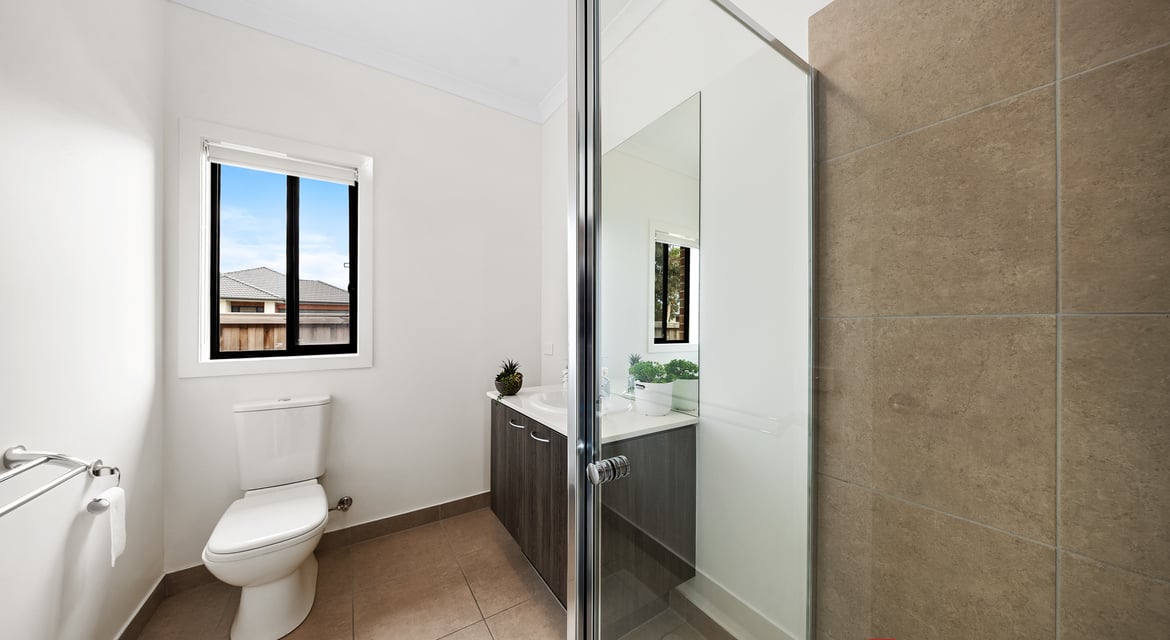 Sun-Filled North-Facing Family Home in the Heart of Mambourin !!