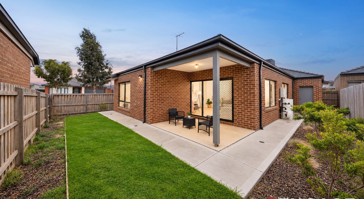 Sun-Filled North-Facing Family Home in the Heart of Mambourin !!