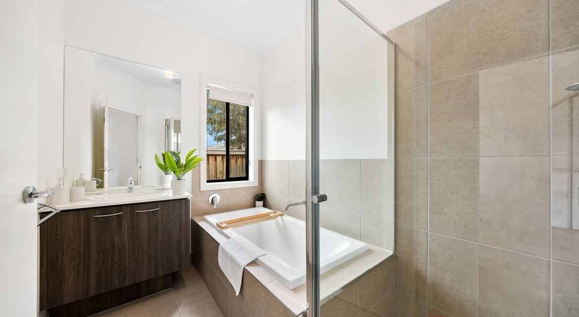 Sun-Filled North-Facing Family Home in the Heart of Mambourin !!