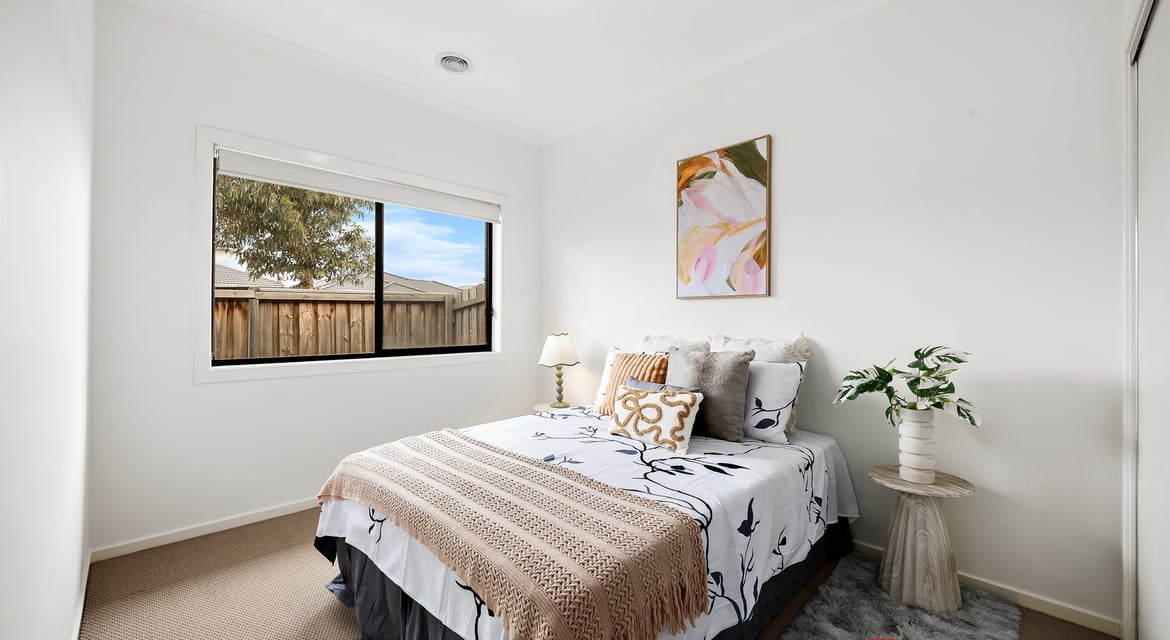 Sun-Filled North-Facing Family Home in the Heart of Mambourin !!