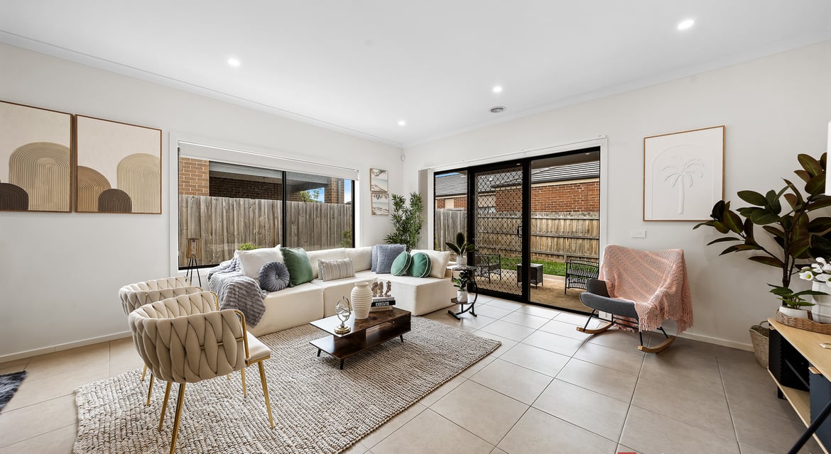 Sun-Filled North-Facing Family Home in the Heart of Mambourin !!