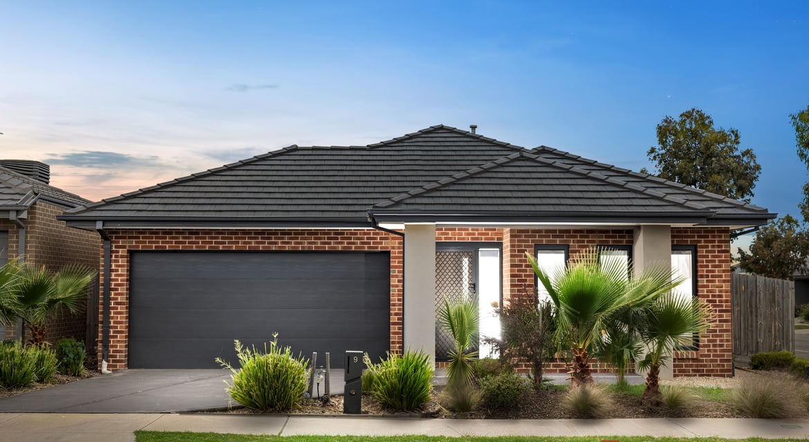 Sun-Filled North-Facing Family Home in the Heart of Mambourin !!