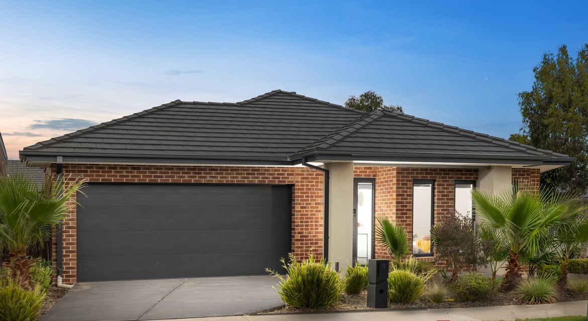 Sun-Filled North-Facing Family Home in the Heart of Mambourin !!