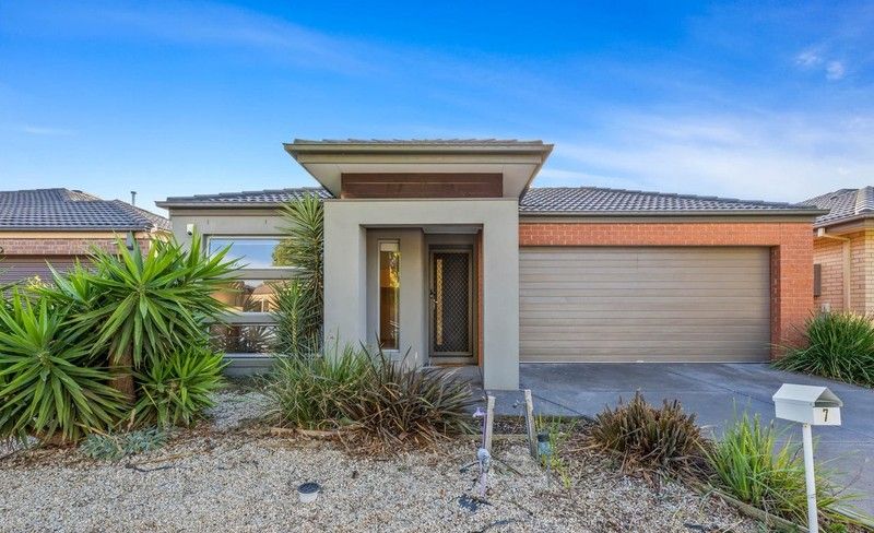 Family Home in Manor Lakes