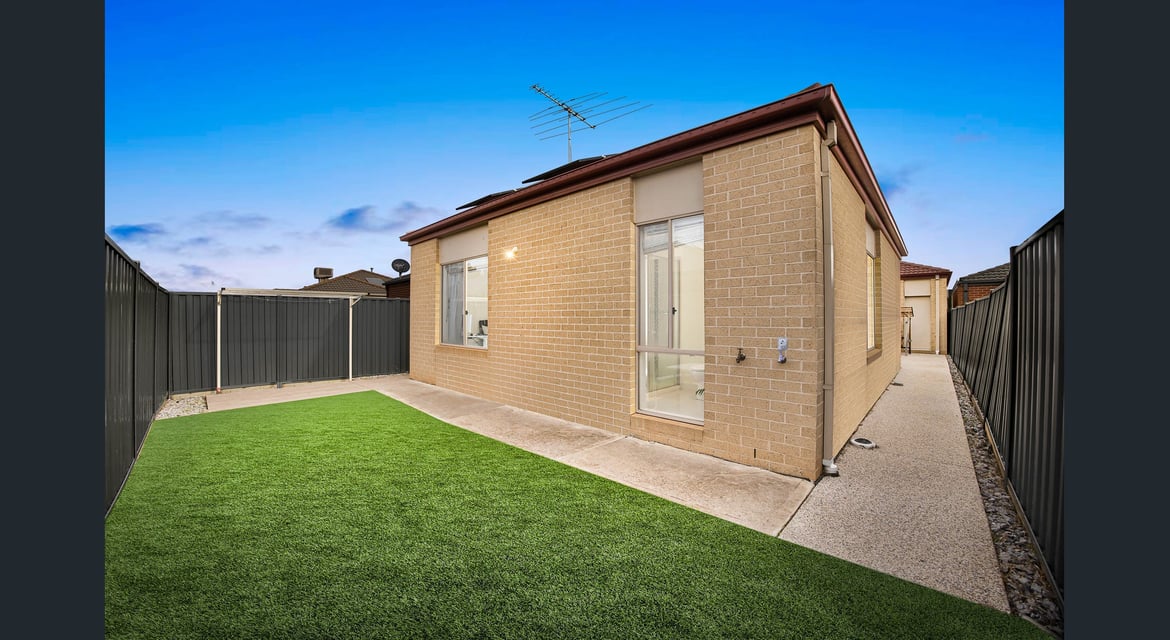 Modern Comfort & Convenience – 3 Bedroom Home for Rent in Manor Lakes