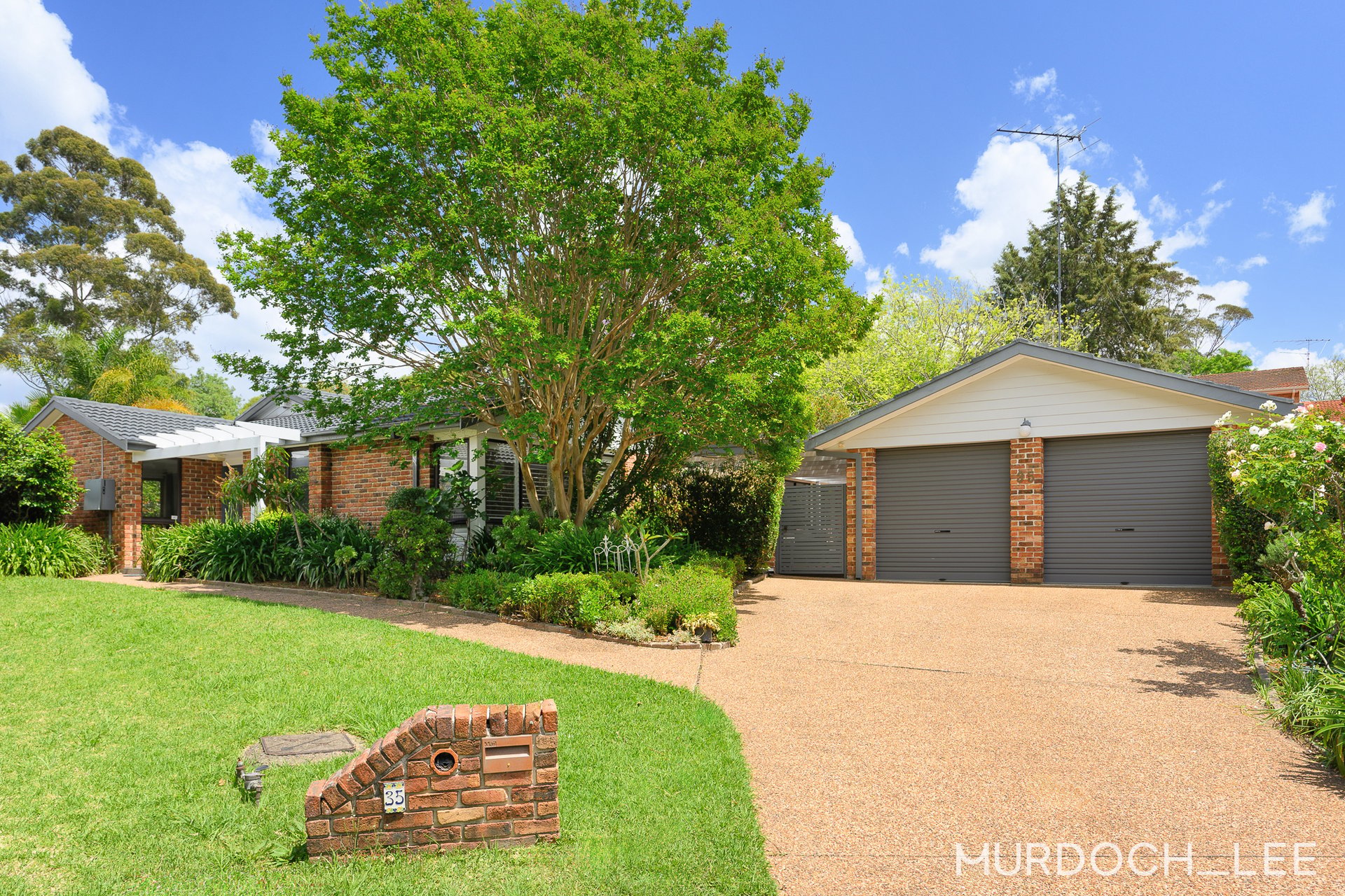 35 Rossian Place, Cherrybrook Auction by Murdoch Lee Estate Agents