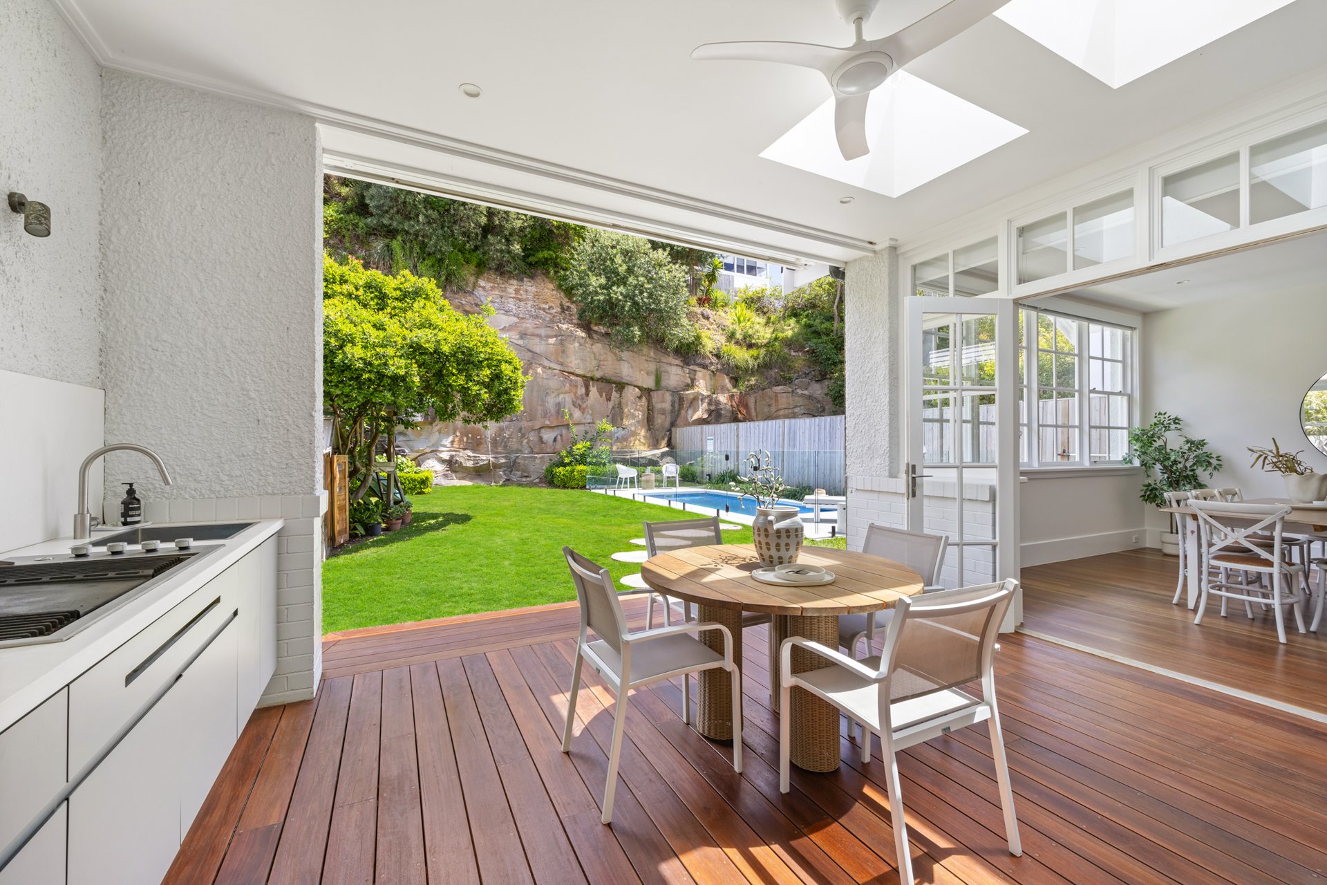 74 Beach Street, Coogee Auction by Sydney Sotheby's International Realty - image 9