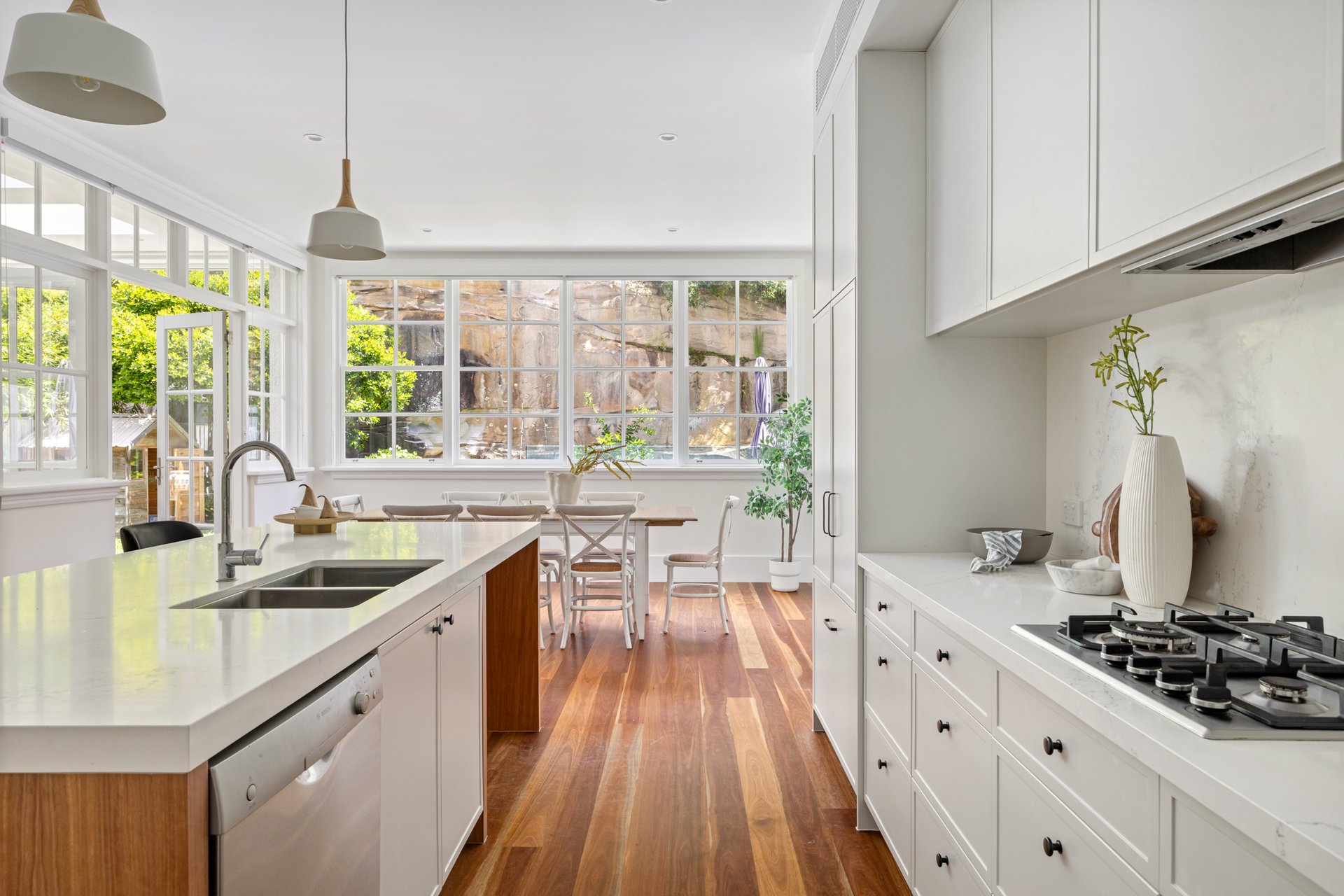 74 Beach Street, Coogee Auction by Sydney Sotheby's International Realty - image 6
