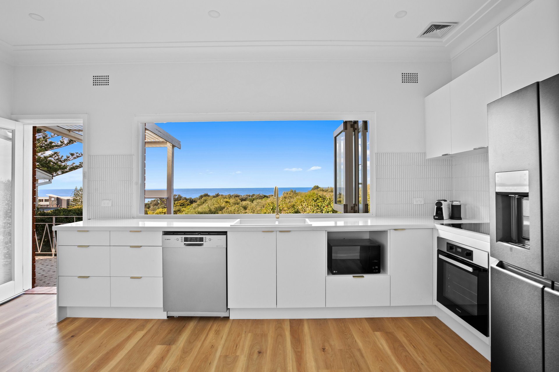 23 Byrne Crescent, Maroubra For Sale by Sydney Sotheby's International Realty - image 2