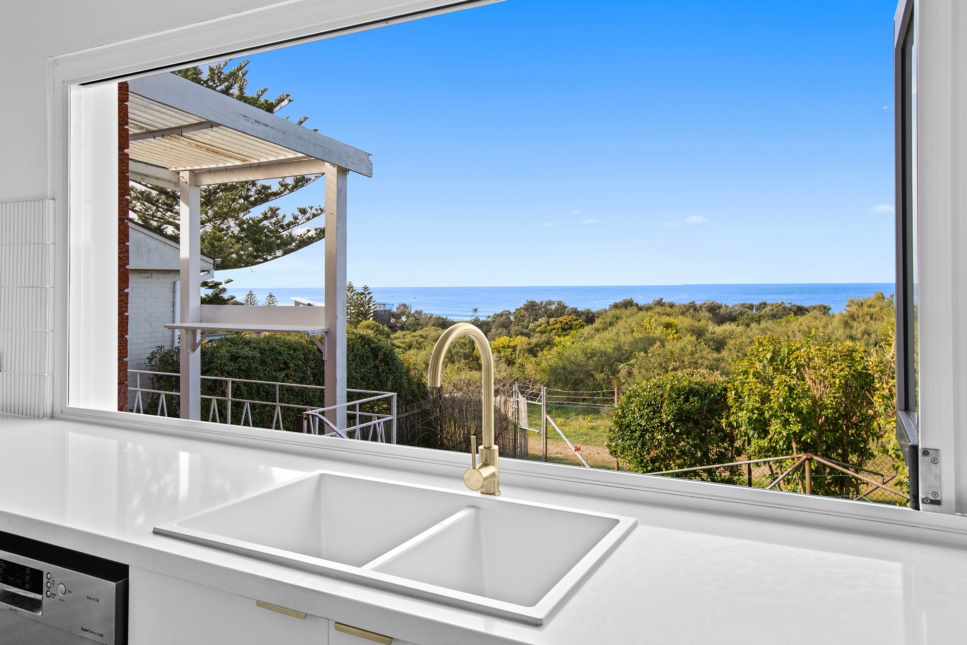 23 Byrne Crescent, Maroubra For Sale by Sydney Sotheby's International Realty