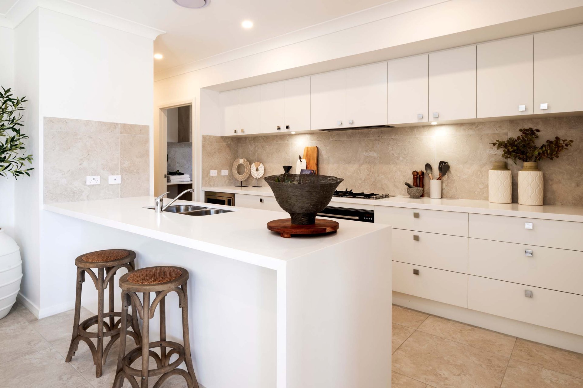 13 Fettler Street, Calderwood For Sale by Laurence Morgan Real Estate