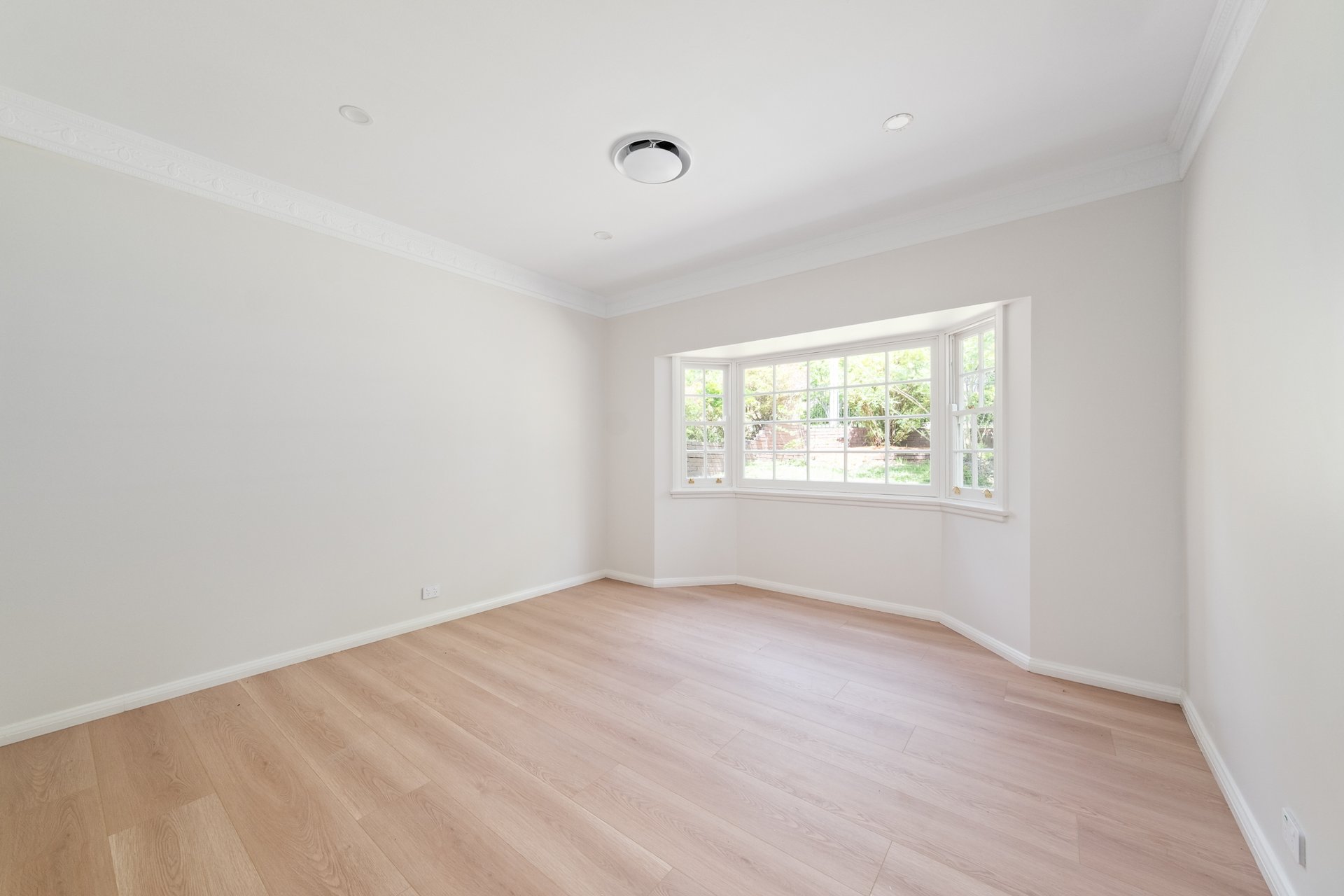 8 Kedumba Crescent, North Turramurra Auction by Chan Yahl - image 11