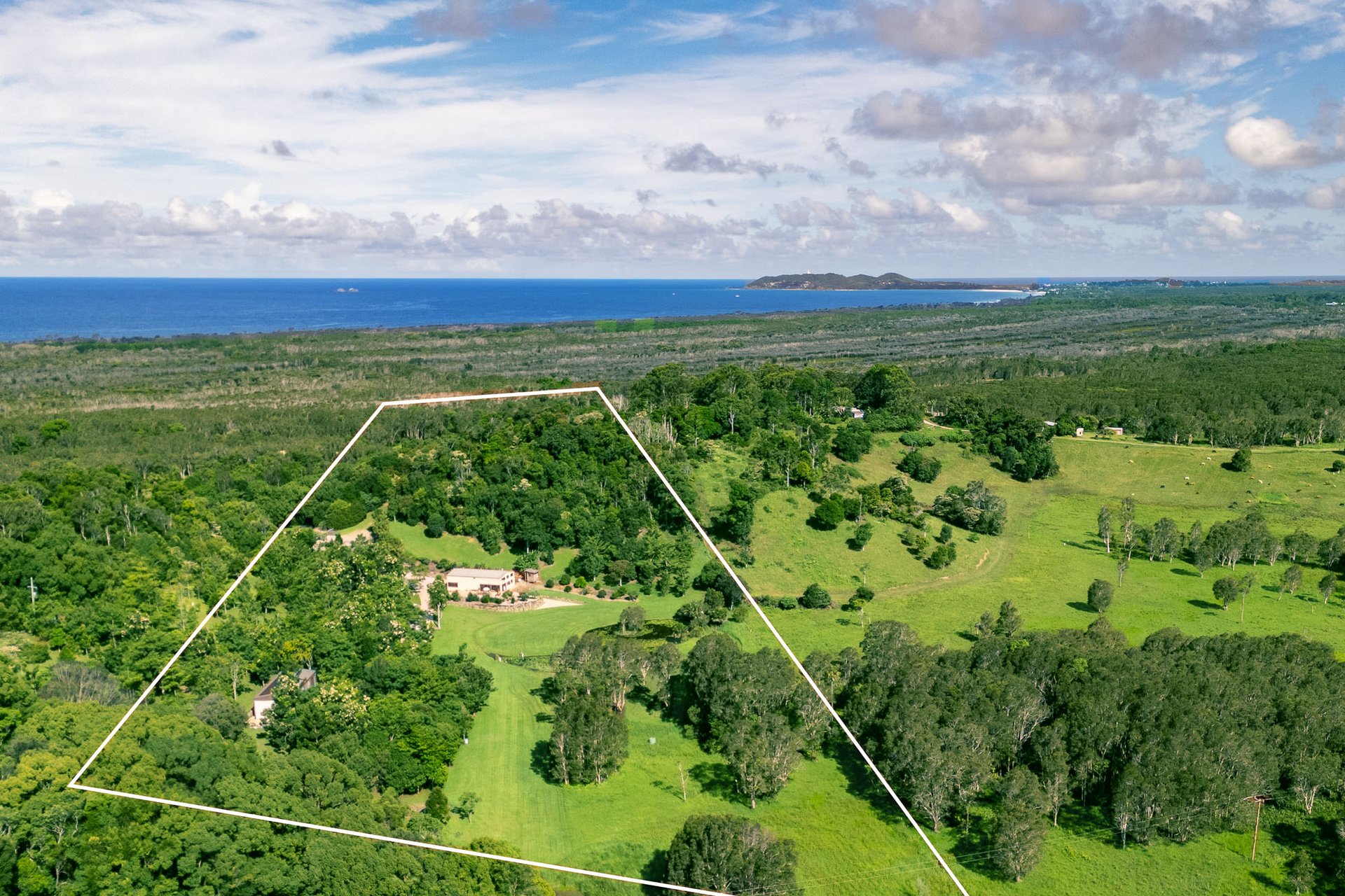 168 Grays Lane, Tyagarah For Sale by Byron Bay Sotheby's International Realty - image 1