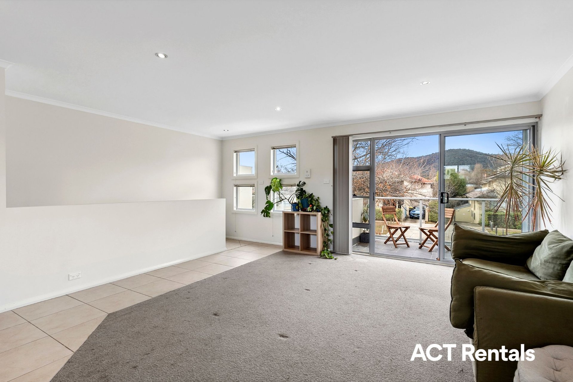 2/71 Torrens Street Braddon