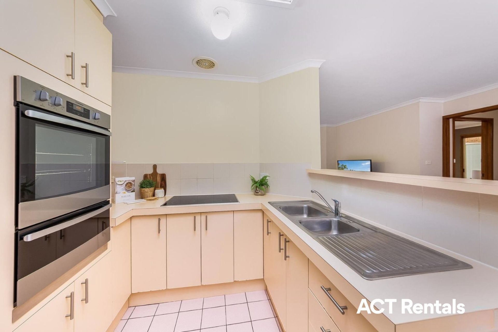 32/21 Cossington-Smith Crescent Lyneham