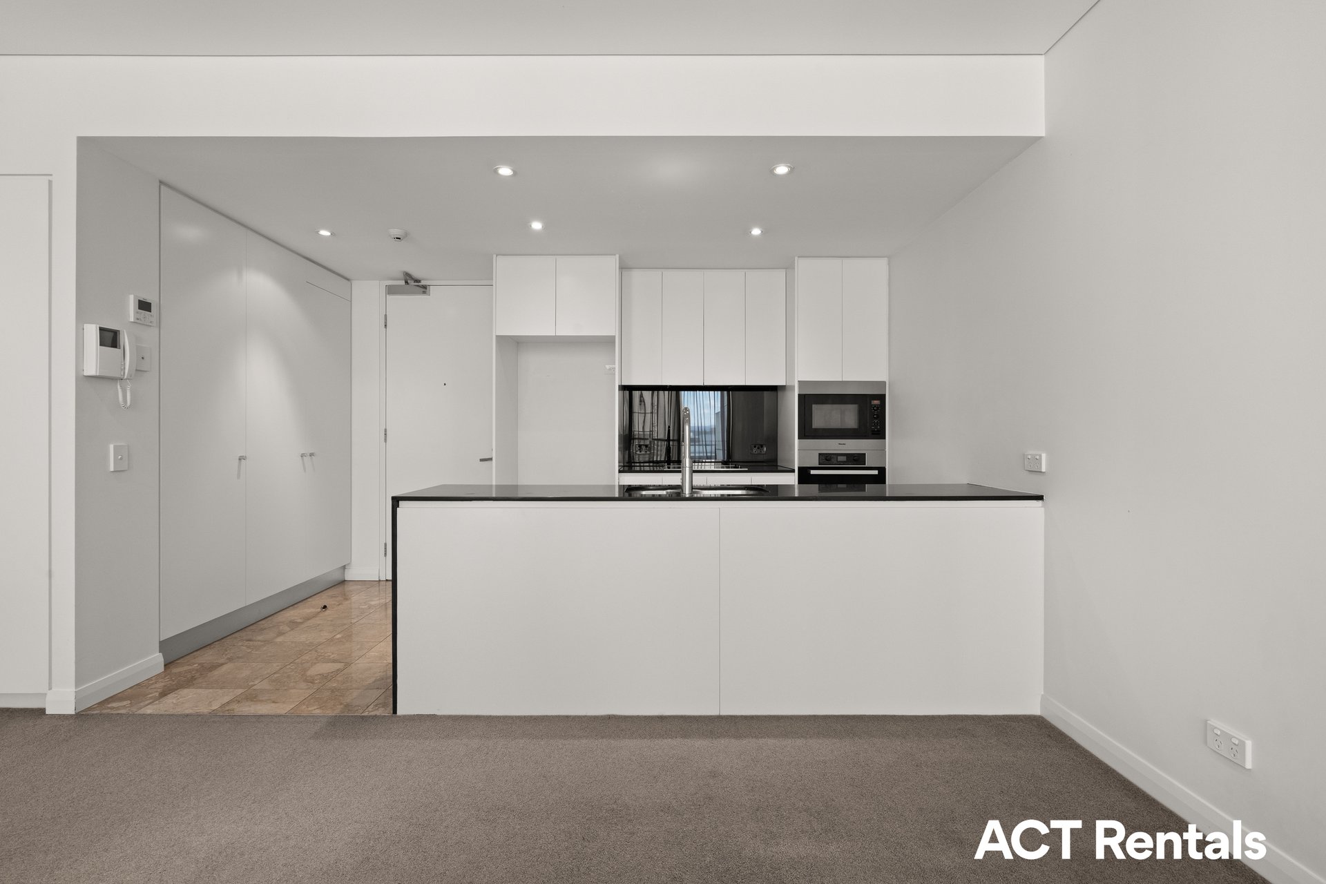 49/20  Eyre Street Kingston