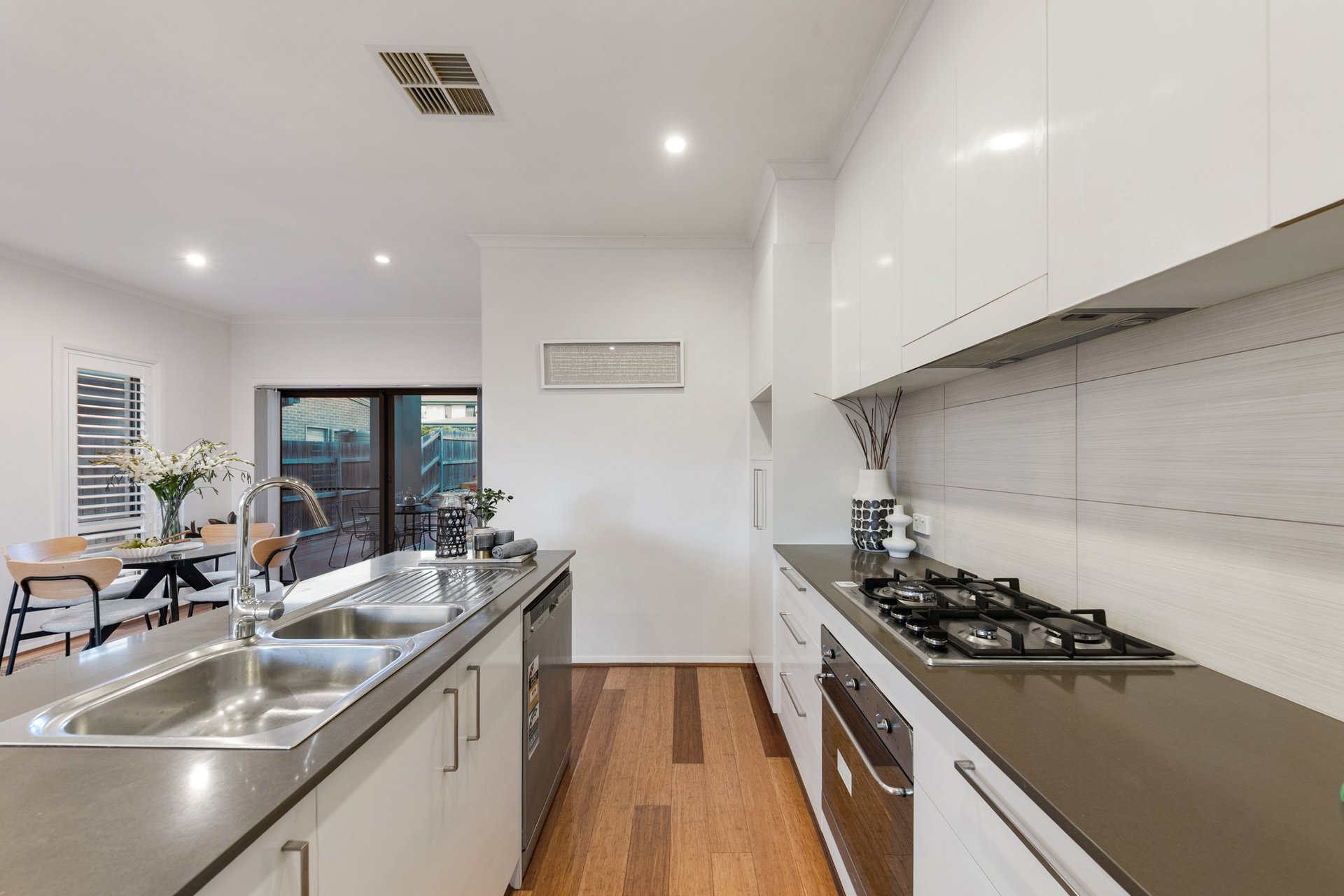 54 James Mcauley Crescent, Wright Auction by Sydney Sotheby's International Realty - image 9