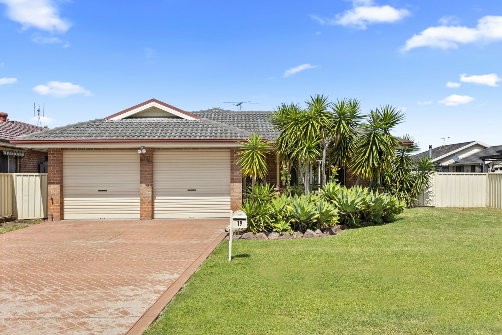 19 Daniel Avenue, Rutherford For Sale by The Agency Hunter Valley
