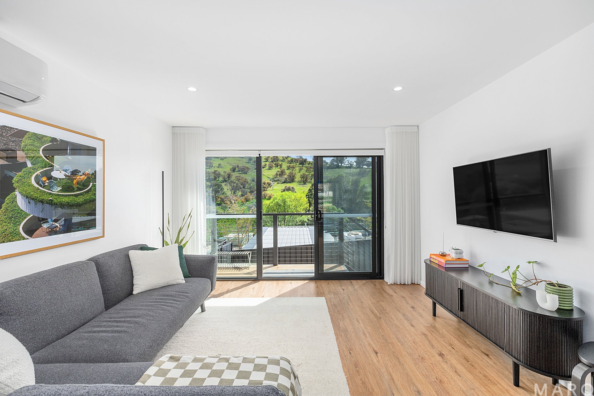 6 Redpath Terrace, Whitlam - Image 1