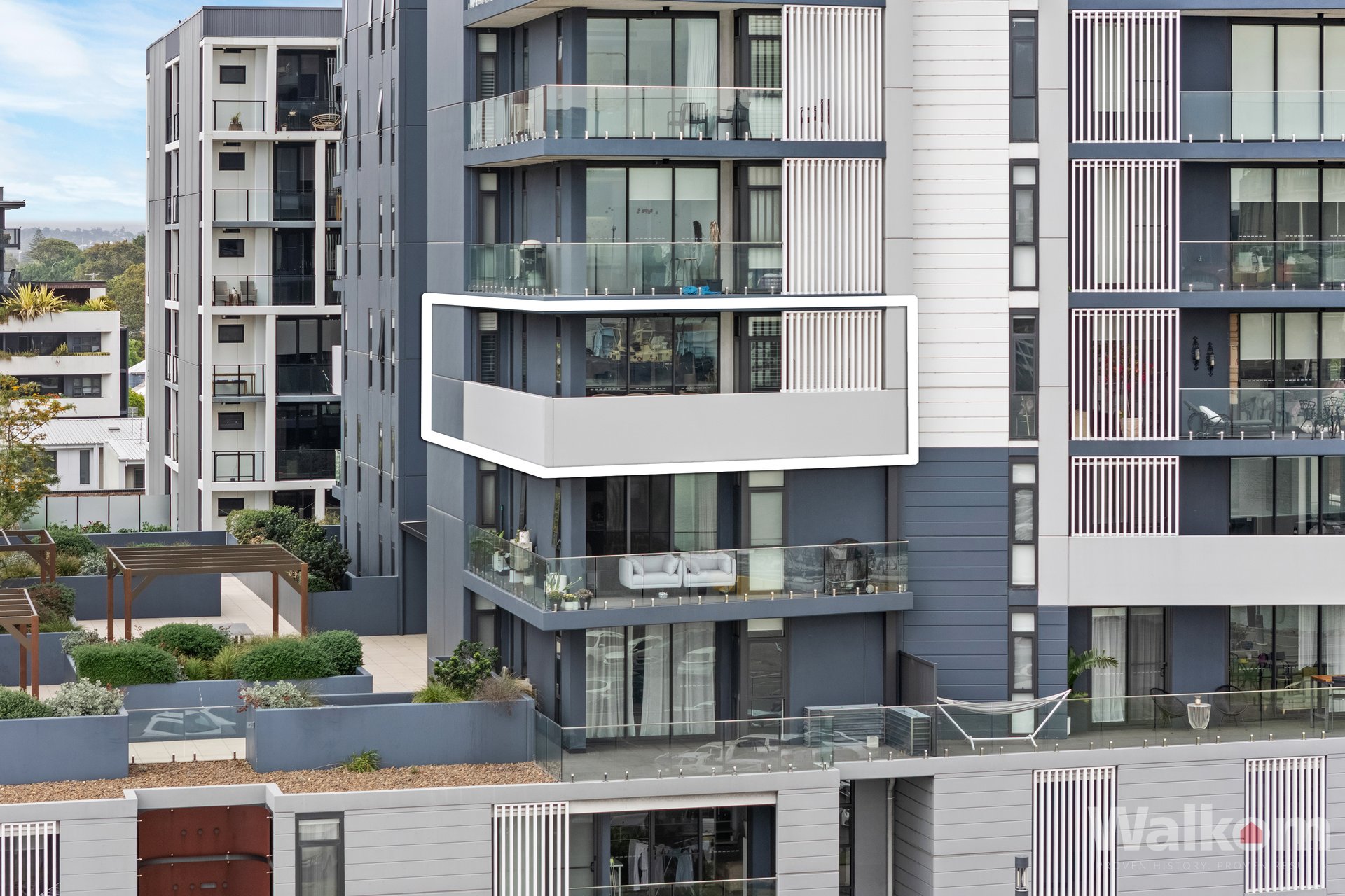 Listing Image 13