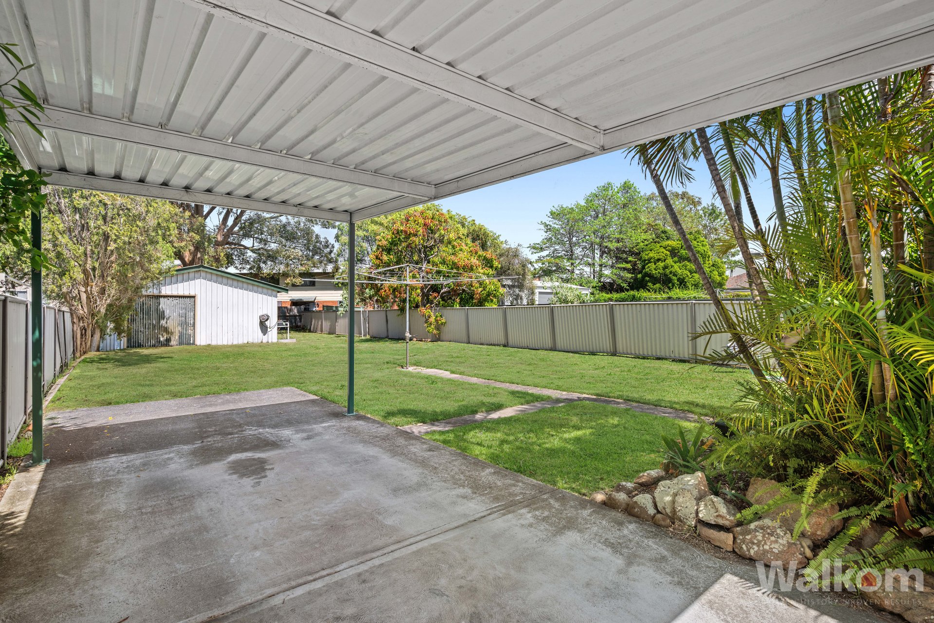 Listing Image 11