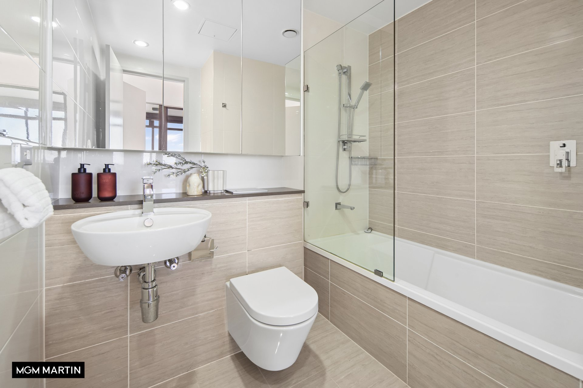 2416/20 Gadigal Avenue, Zetland Sold by MGM Martin - image 1