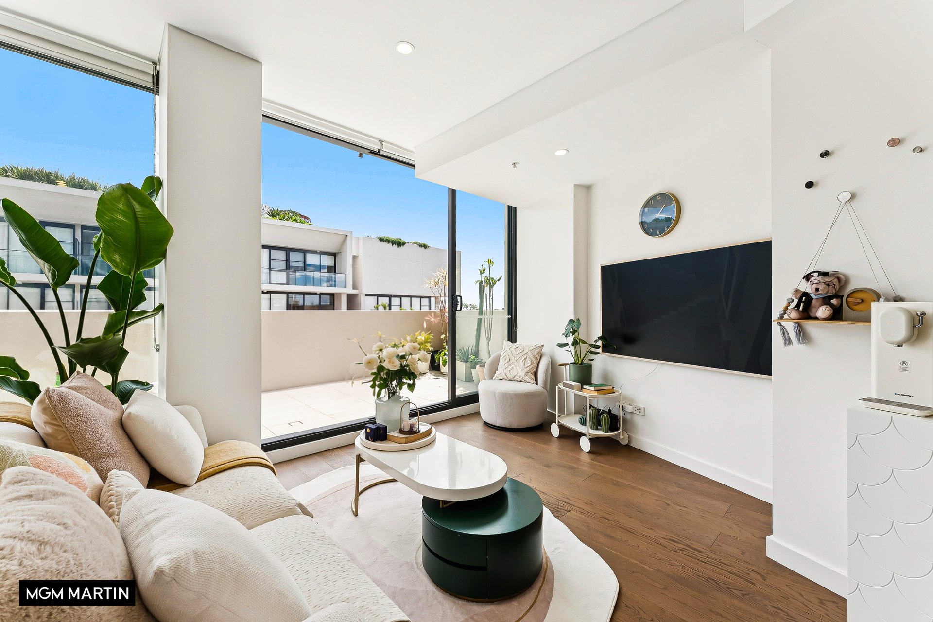 1609/8 Kingsborough Way, Zetland For Sale by MGM Martin - image 1