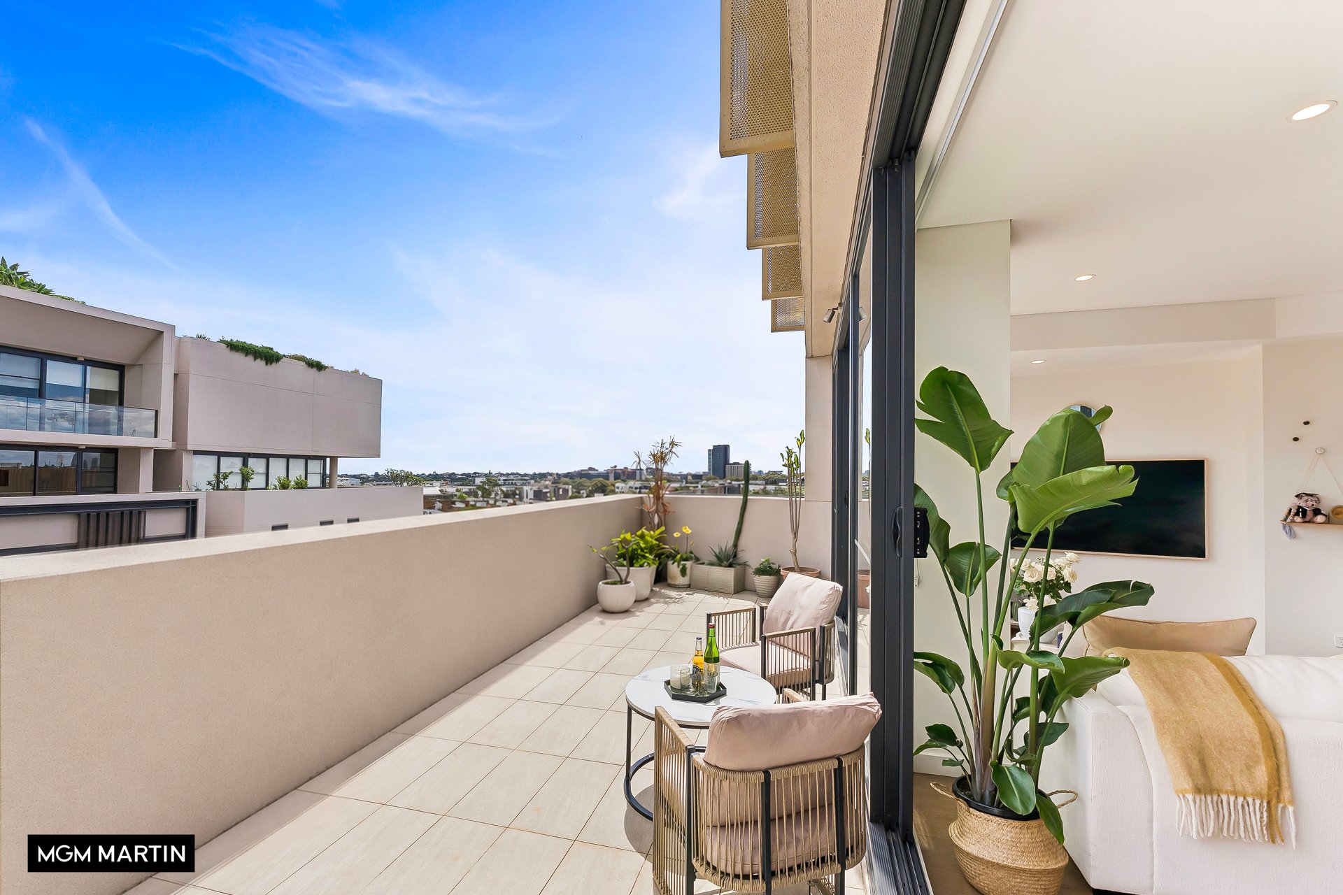 1609/8 Kingsborough Way, Zetland For Sale by MGM Martin - image 1