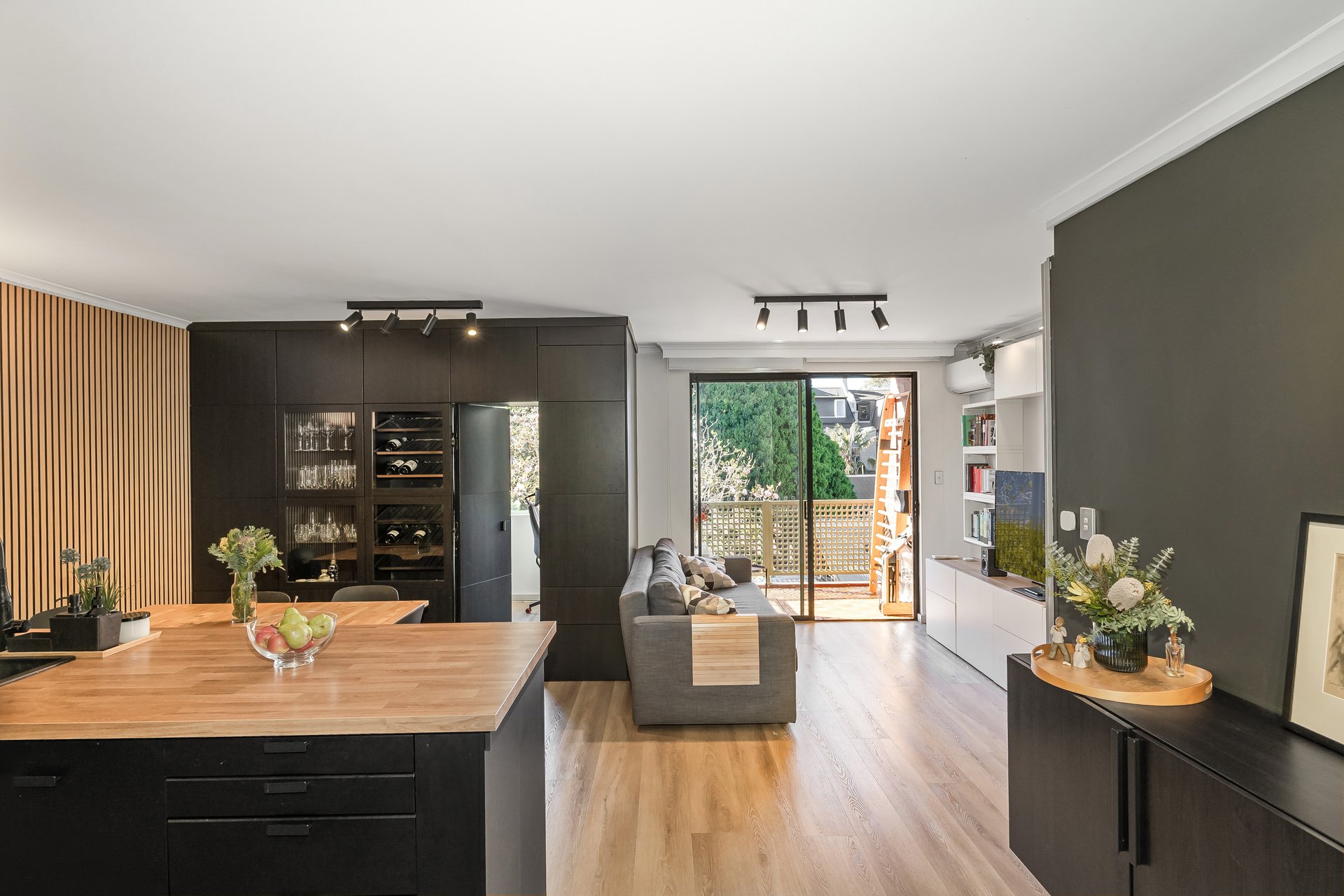 115/30 Nobbs Street, Surry Hills Sold by Bradfield Badgerfox