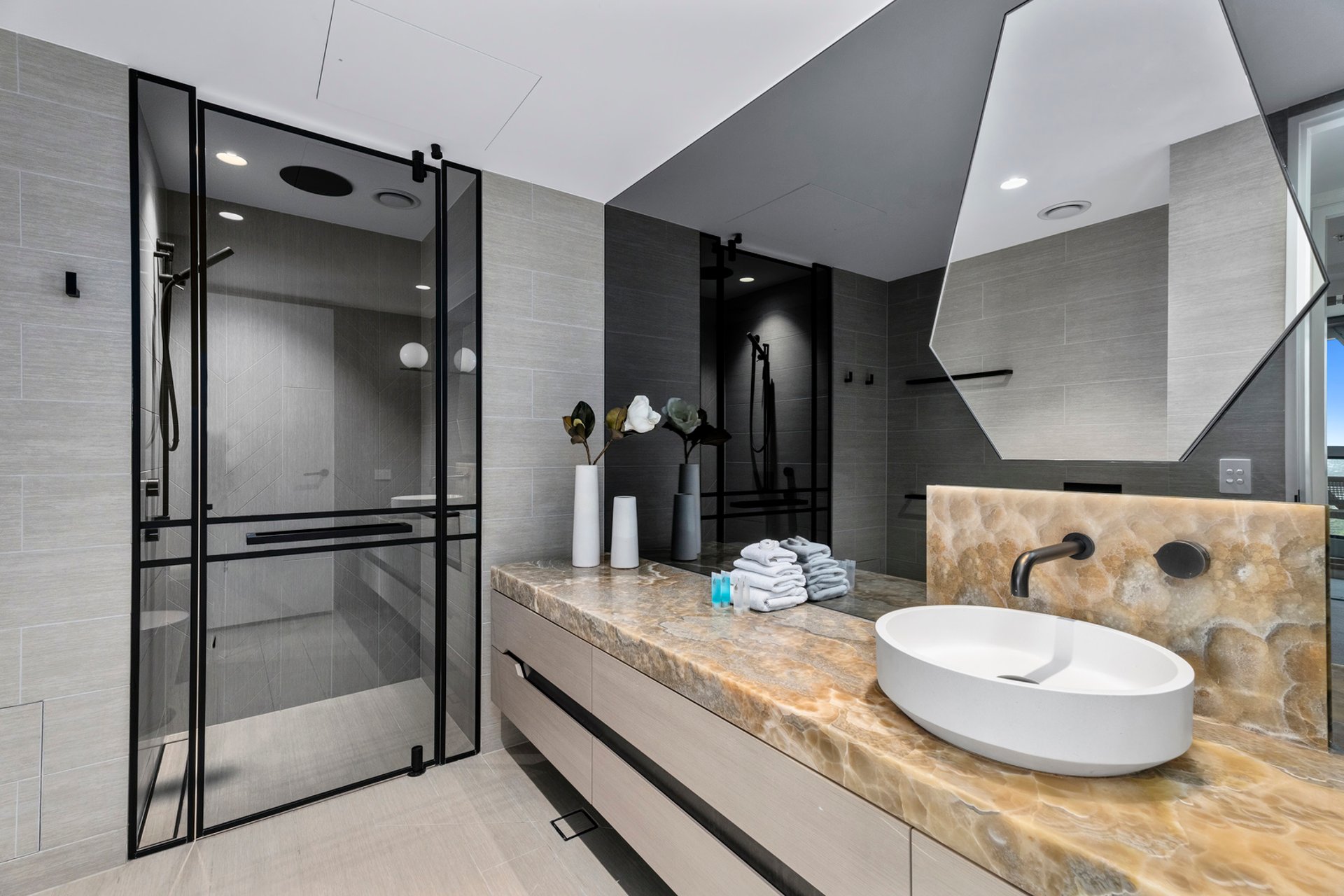 Unit 11207/36 Old Burleigh Road Surfers Paradise